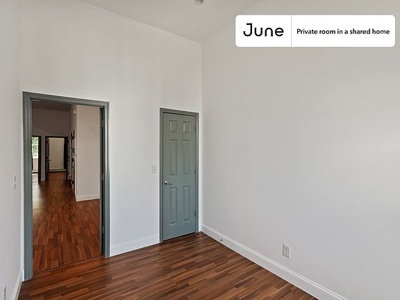 5th image of 1110 Halsey St #C