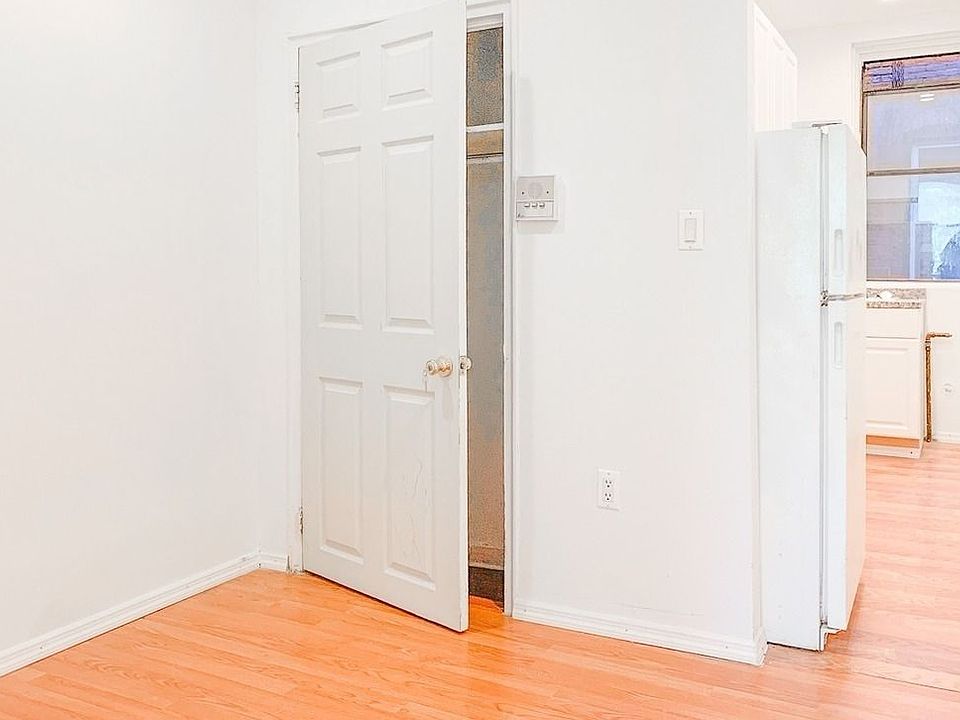 2nd image of 793 Franklin Ave #2X