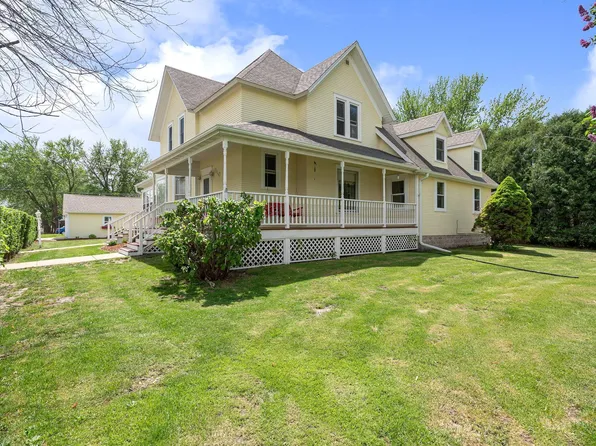 310 1st Ave SE, Blooming Prairie, MN 55917