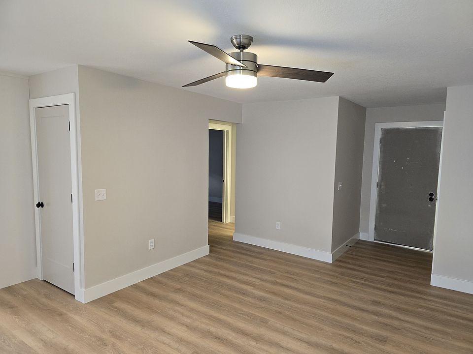 2nd image of 1229 Baltimore St