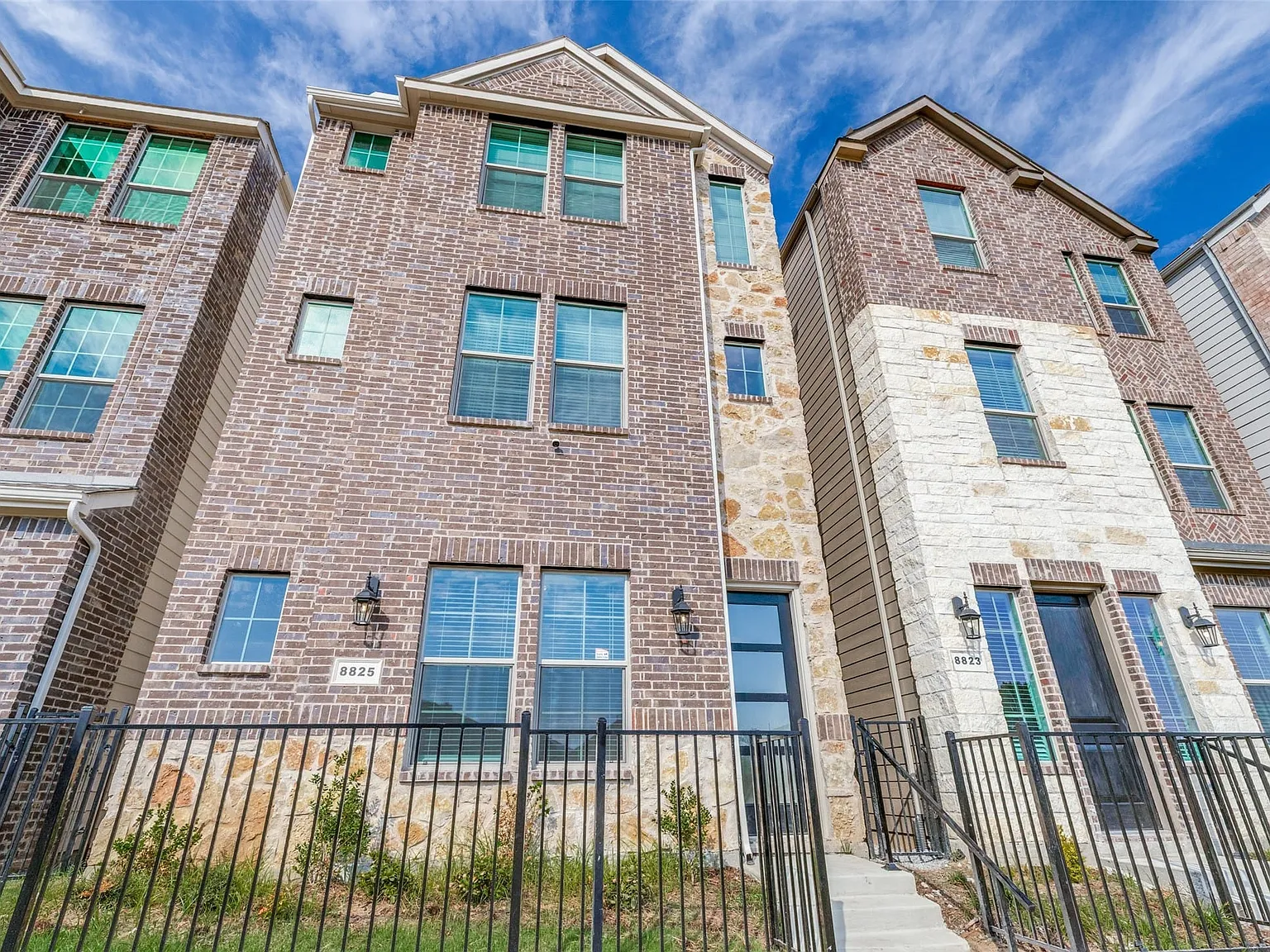 3 bed, 3.0 bath, 1727 sqft, $5,000 — Photo 1