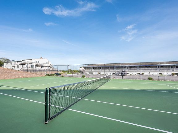 5th image of 727 Old Montauk Hwy Unit 224