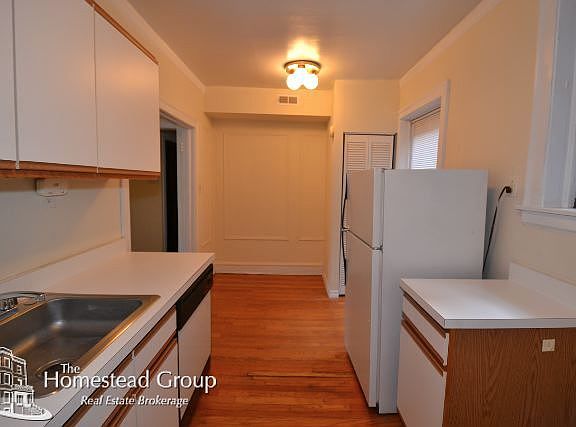 3rd image of 3902 N Janssen Ave APT 02