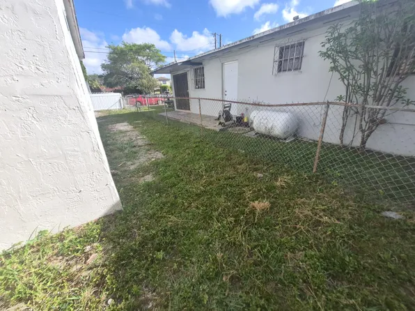 2126 NW 48th St #1, Miami, FL 33142