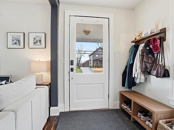 4th image of 6116 Roe St