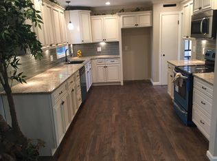 10921 Blue River Rd, Kansas City, MO 64131