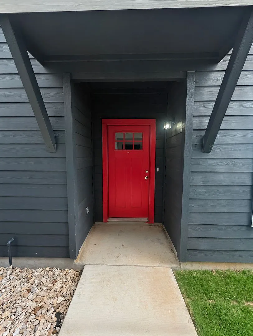 Brand New Duplex in New East Parks Community — Photo 3