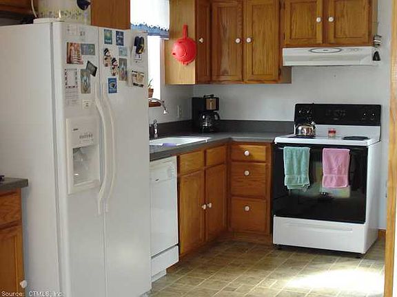 4th image of 80 Griswold Dr