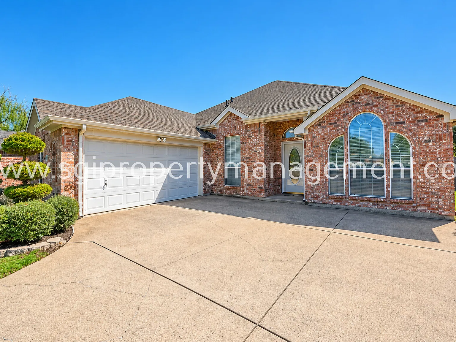Lovely 3 bedroom, 2 bathroom home with study — Photo 4