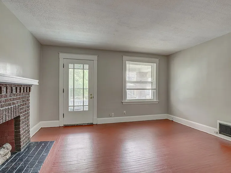 512 Maple Ave — Photo 4