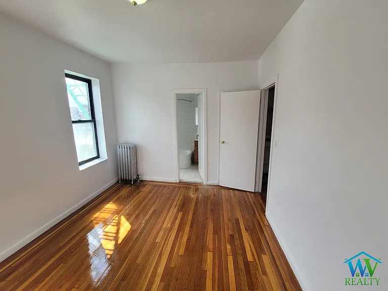 3230 Steuben Ave #1C — Photo 4