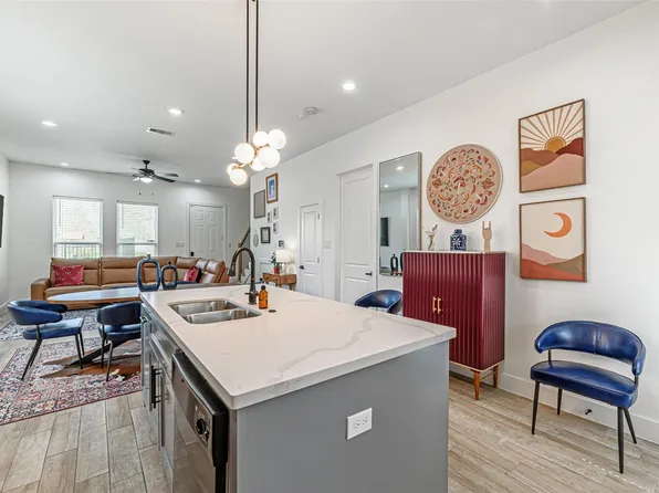 1273 Dewalt St, Houston, TX 77088