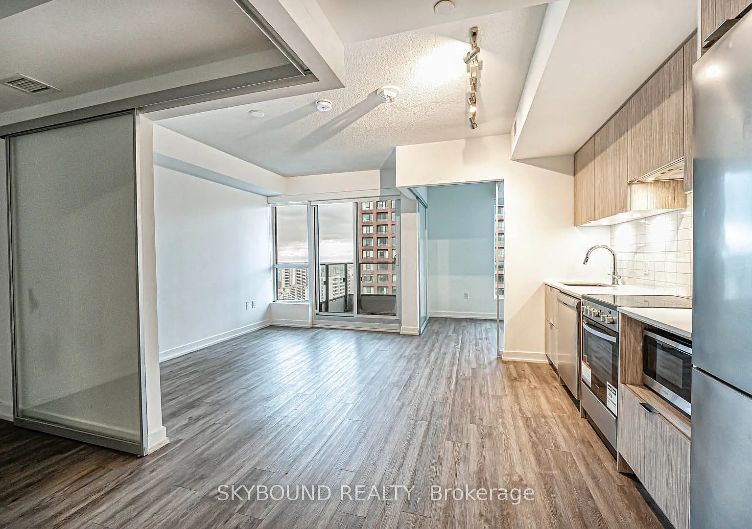 2 bed, $2,500 — Photo 3