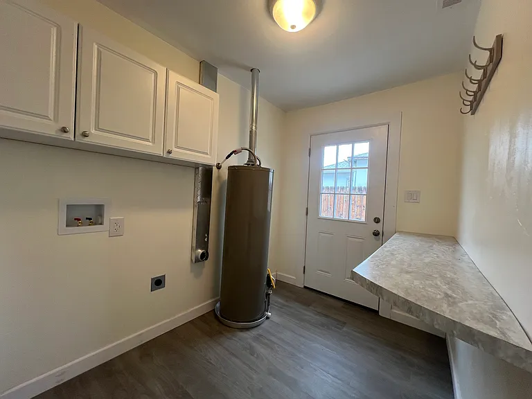 1241 Kennedy Ave — Photo 6