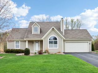 199 Cramer Ave, Dousman, WI 53118