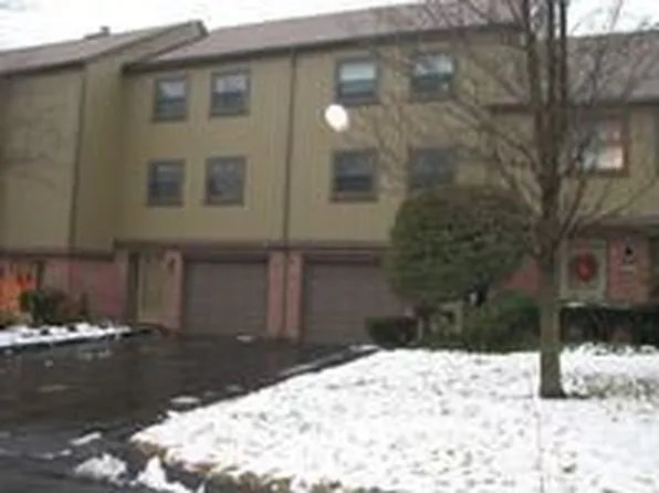 25 Mattabasset Dr, Meriden, CT 06450