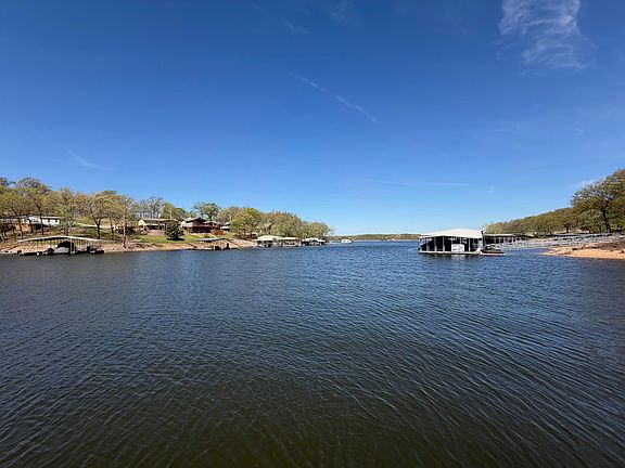 4th image of 297 Mooring Rd