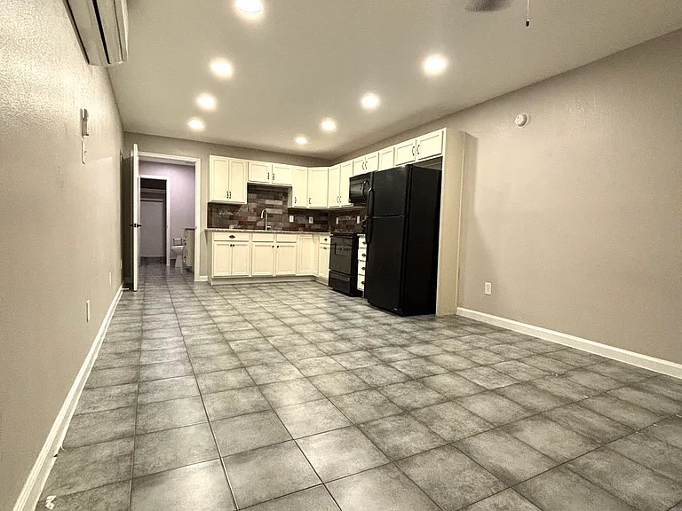 Maderas Apartments — Photo 20