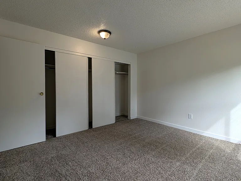 Autumn Ridge Apartments — Photo 13