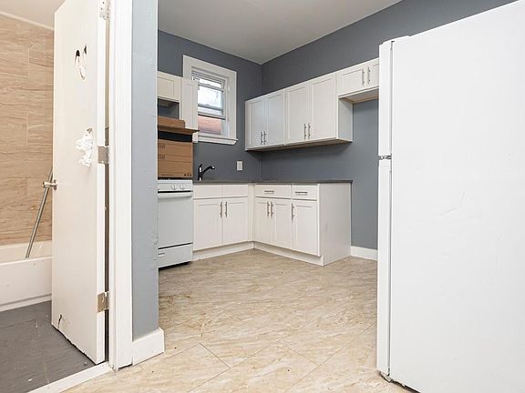 2nd image of 132 S 7th St Floor 2