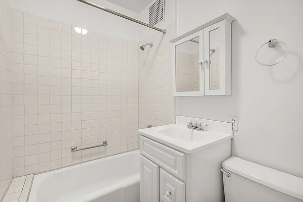 Rented by Sotheby's International Realty | media 21