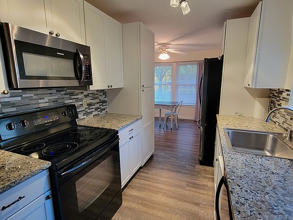 3rd image of 9115 Honeysuckle Dr
