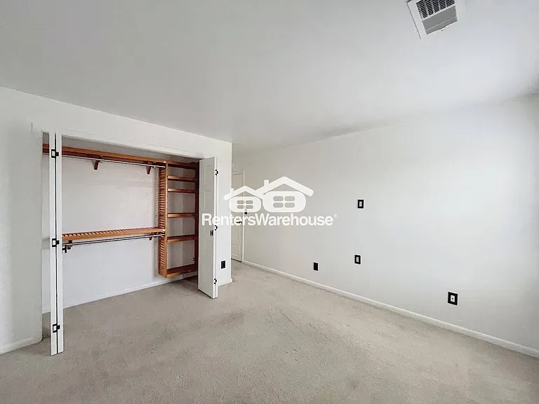 1843 Chantilly Ct #404 — Photo 18