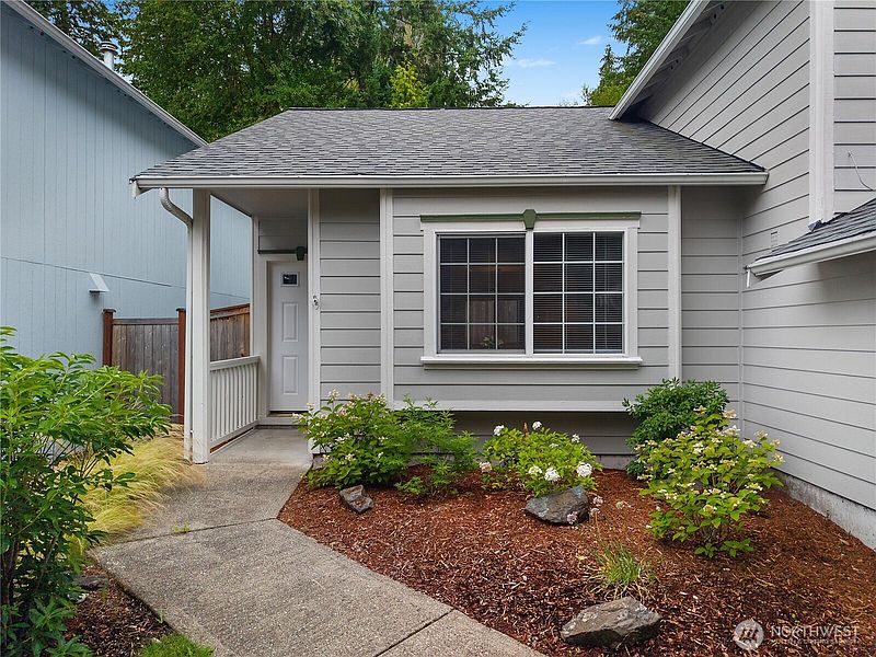 2nd image of 3016 Powder Ridge Street SE