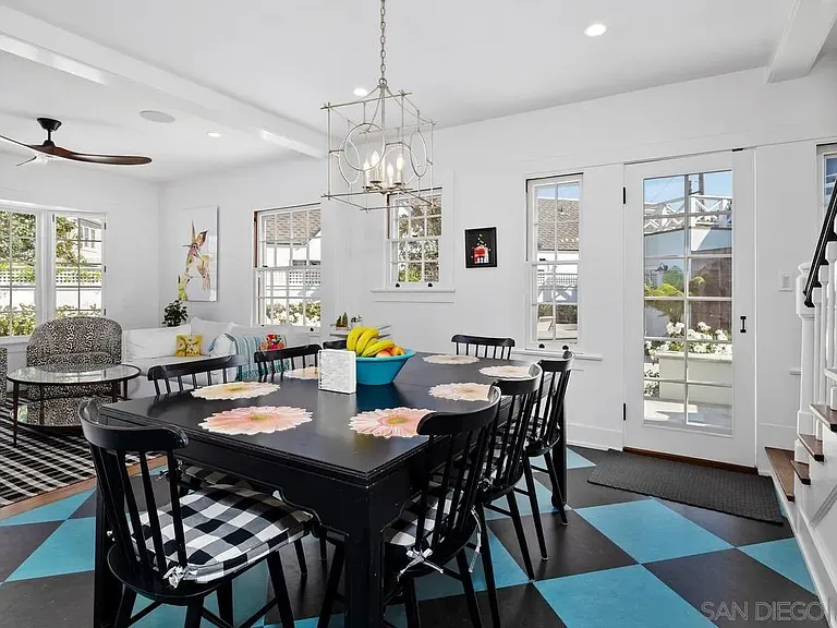 532 Marina Ave — Photo 11
