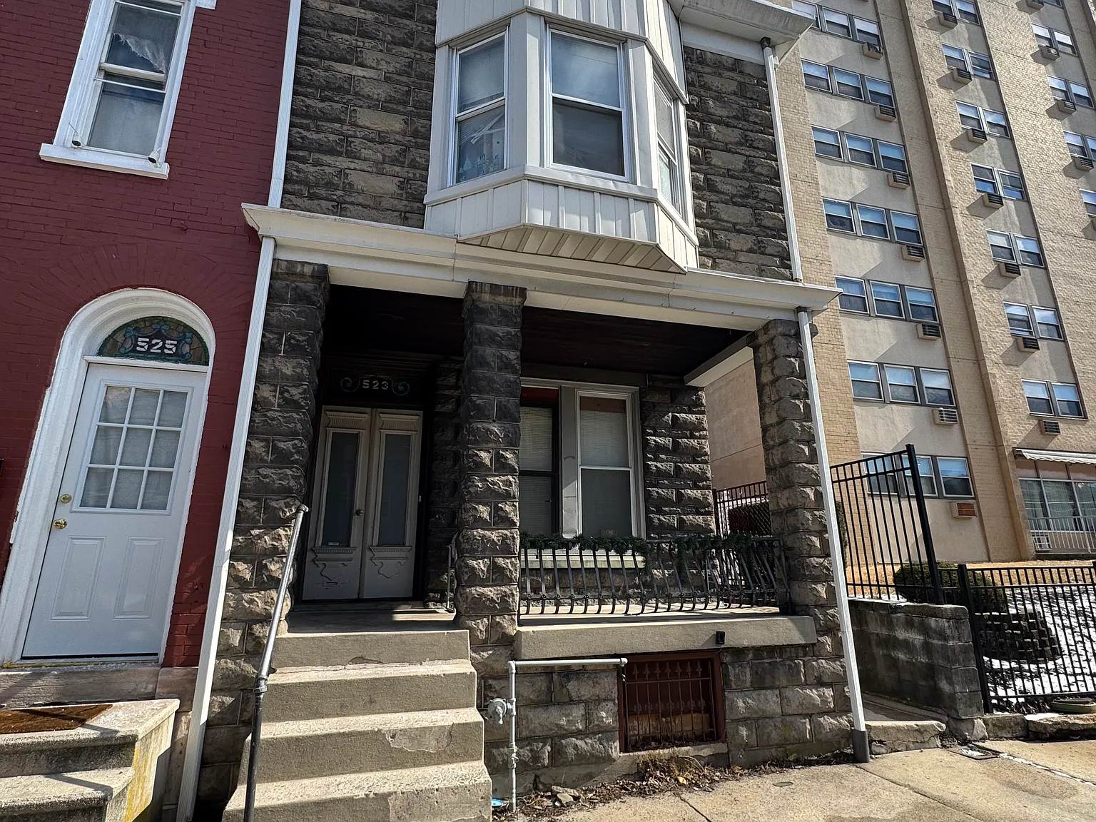 1 bed, $1,000 — Photo 1