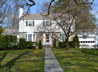 16 Gedney Park Dr, White Plains, NY 10605