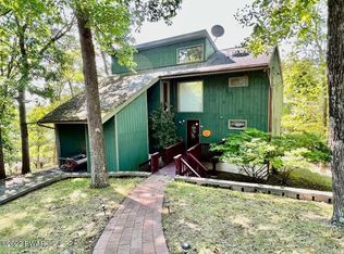 157 Stafford Dr, Bushkill, PA 18324