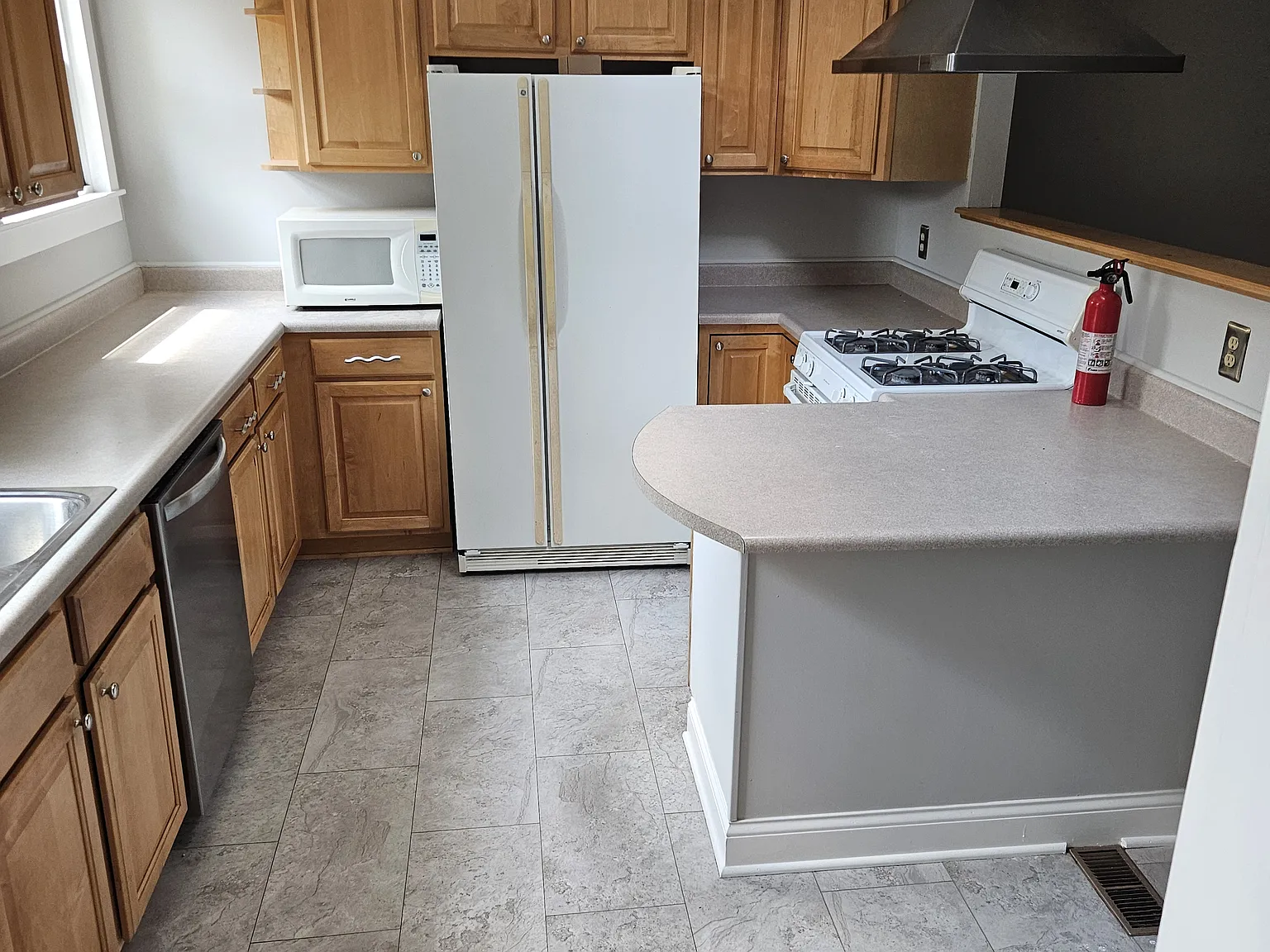 2 bed, 1050 sqft, $2,000 — Photo 4