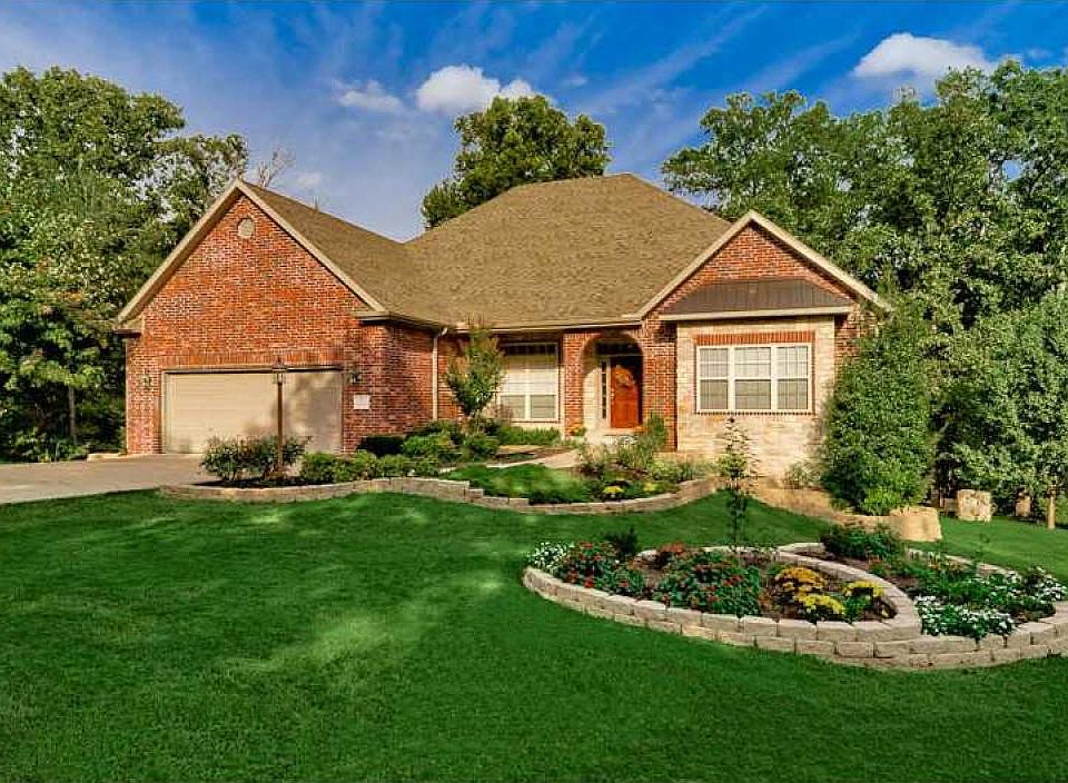 1st image of 2 Dogwood Cir