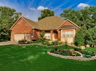 2 Dogwood Cir, Bella Vista, AR 72714