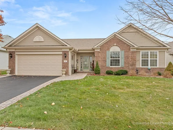 647 Tuscan Vw, Elgin, IL 60124