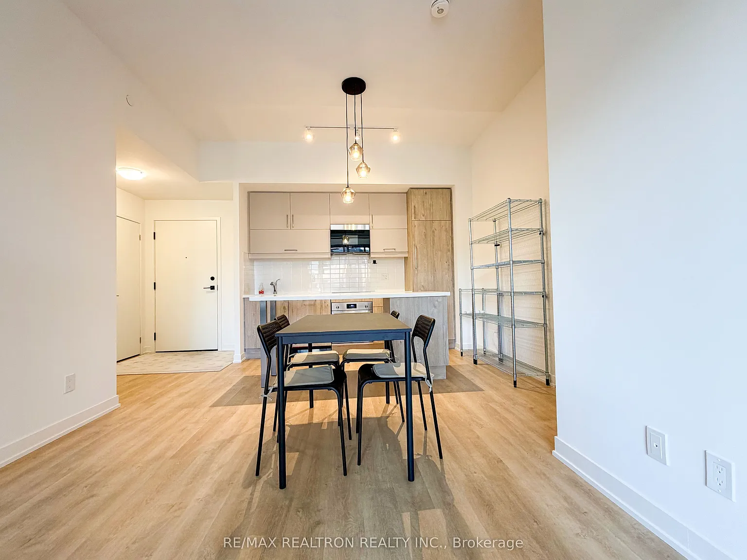 2 bed, $2,800 — Photo 3