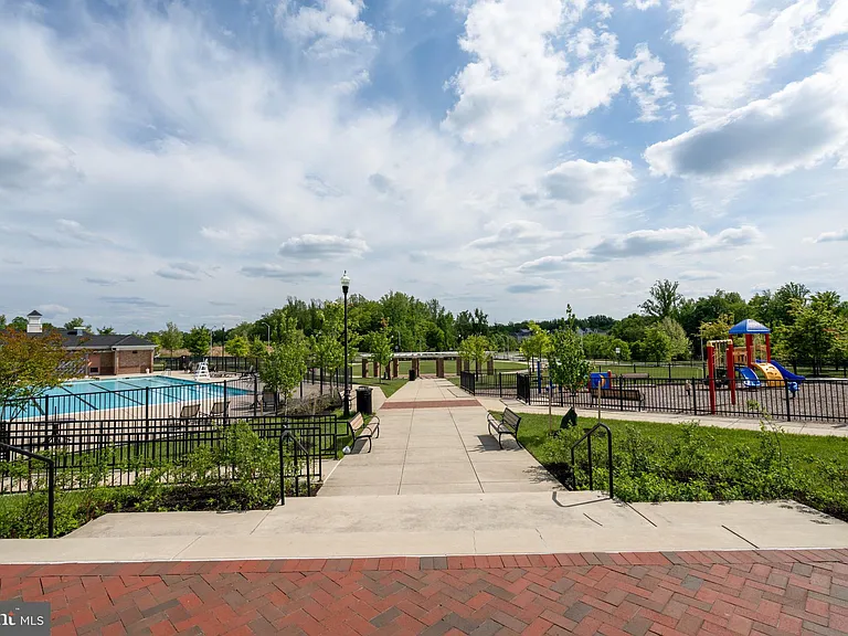5004 Forest Pines Dr — Photo 55