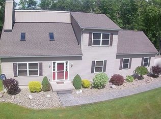 650 Crestview Dr, Transfer, PA 16154