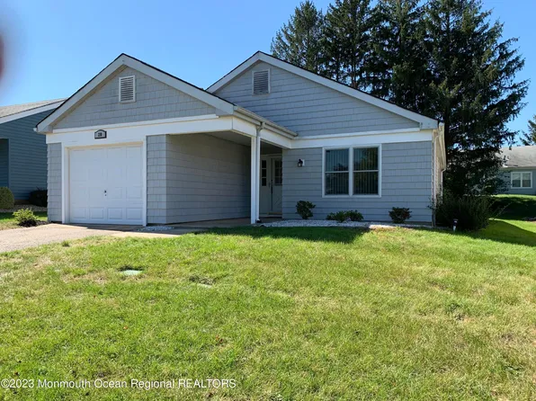 20 Woodstock La, Manchester, NJ 08759