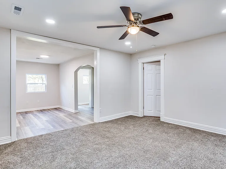 1143 W Dayton Ave — Photo 10
