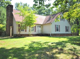 141 Foxwood Dr, Goode, VA 24556