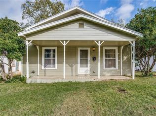 327 E Hull St, Denison, TX 75021