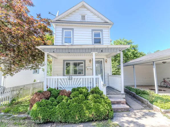 31 Reynshanhurst St, Carbondale, PA 18407
