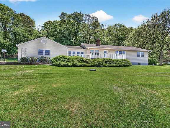 4th image of 4113 Baker Valley Rd