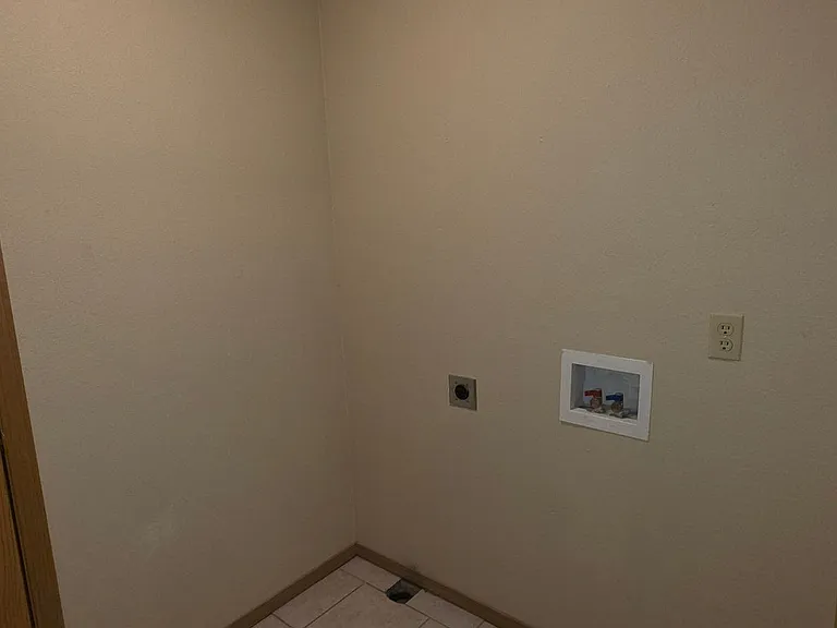 1049 S Missouri Ave — Photo 8