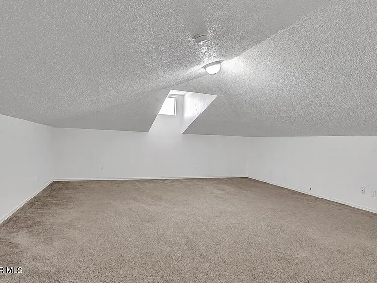 313 Peter Noyes Dr — Photo 18