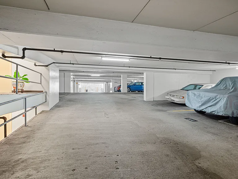 818 S King St #1007 — Photo 22