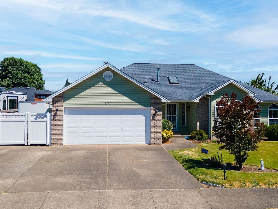 1st image of 3247 20th Ave SE