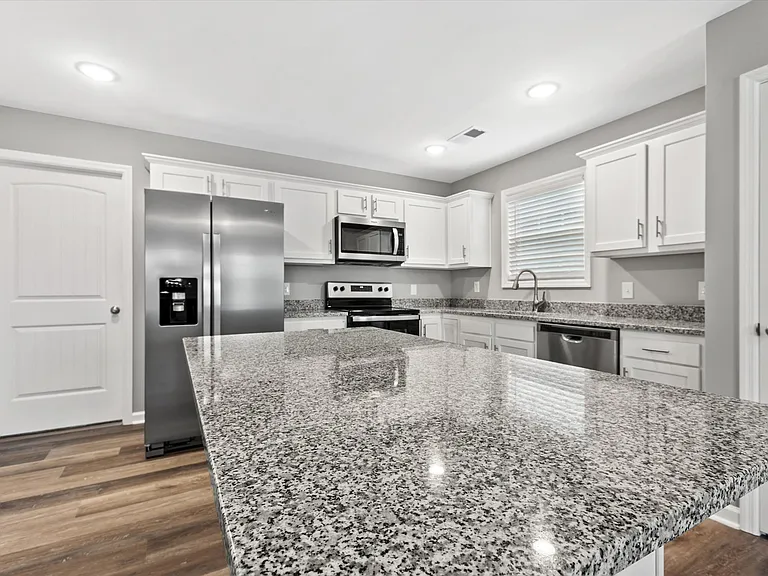 2015 Dolly Dr — Photo 7